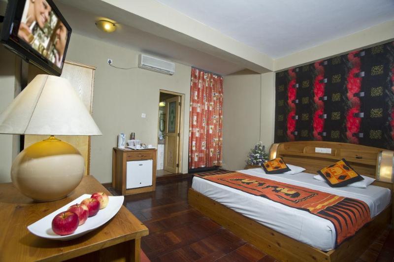 Omega Inn Коломбо Екстериор снимка